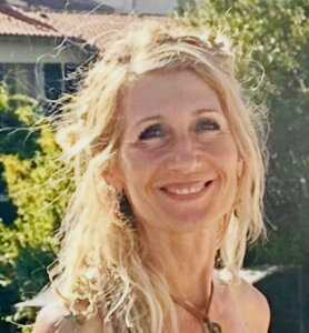 Lire la suite à propos de l’article Marylise POMPIGNAC – Psychanalyste • Docteure en Éthologie et Psychobiologie